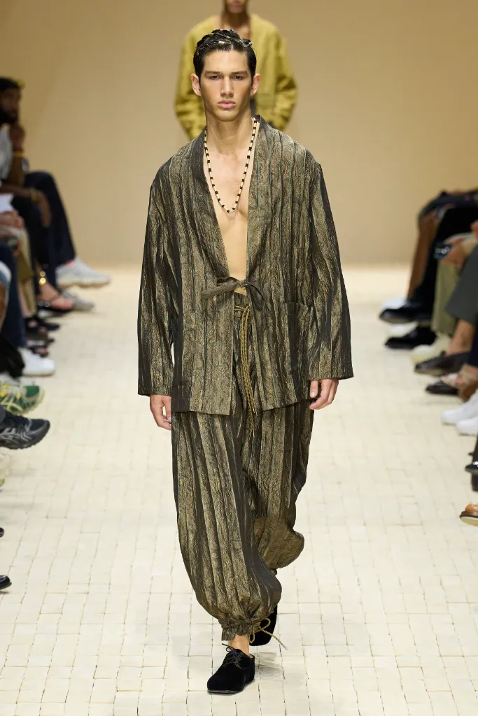 Emporio Armani 26SS M 071